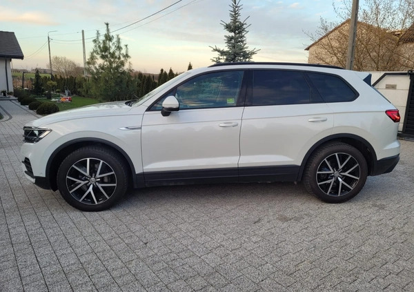 Volkswagen Touareg cena 169986 przebieg: 129900, rok produkcji 2019 z Warszawa małe 436